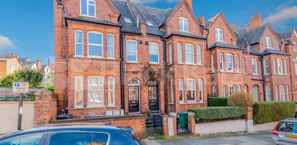 Private one bedroom property set in a period conversion Bramshill Gardens, Dartmouth Park